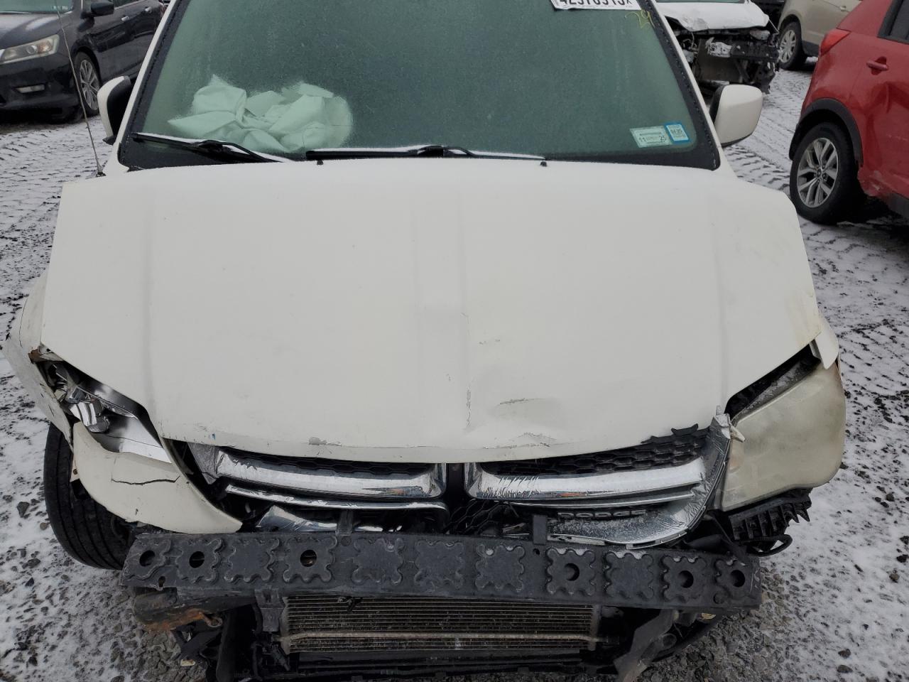2011 Dodge Caravan - Image 12