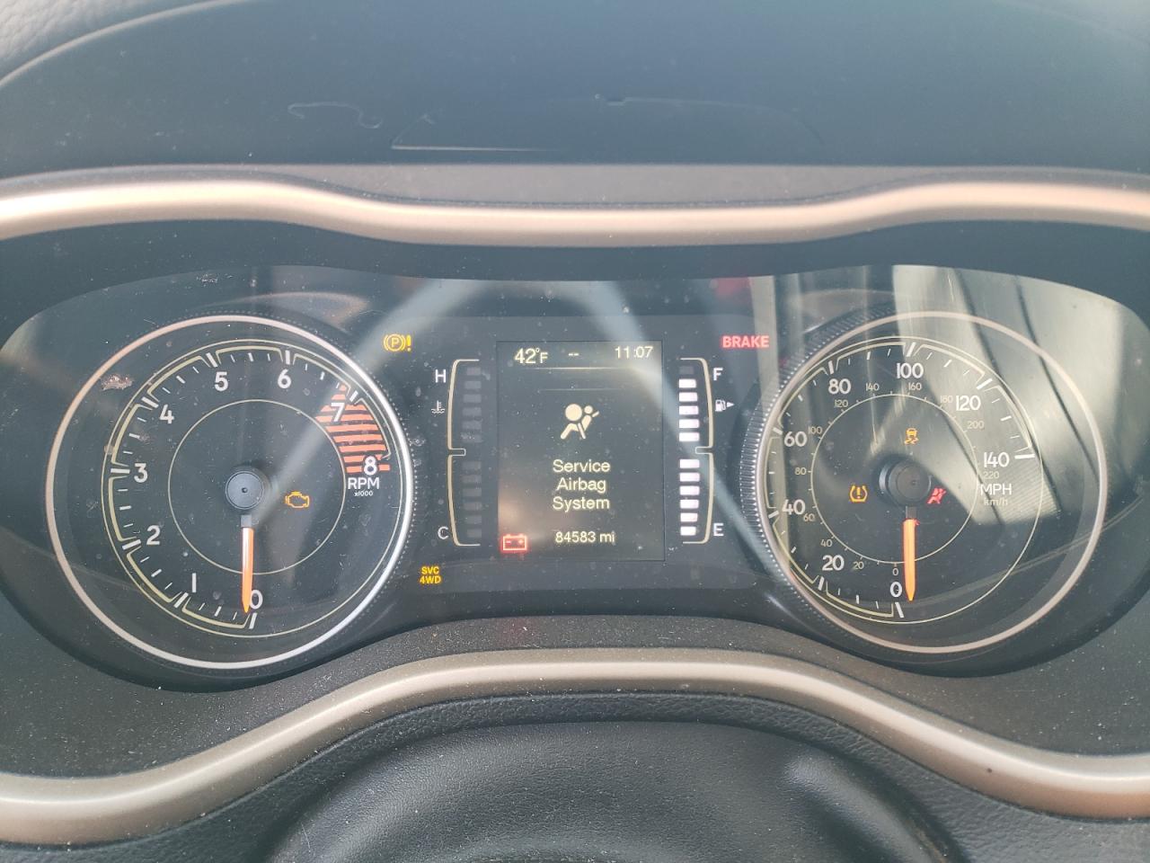 2018 Jeep Grand Cherokee - Image 9