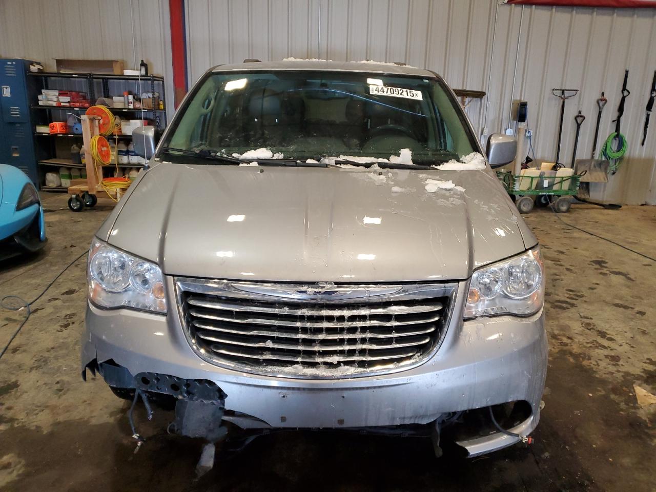 2014 Chrysler Town & Country - Image 5