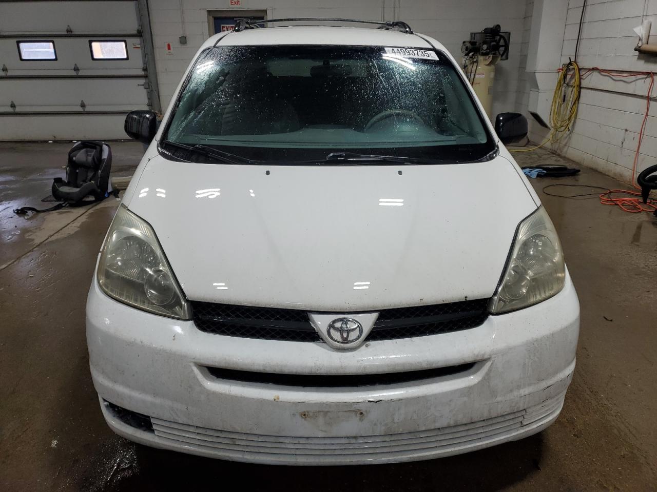 2005 Toyota Sienna - Image 5