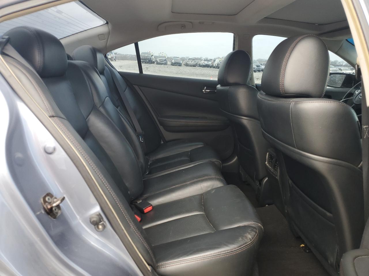 2010 Nissan Maxima - Image 10