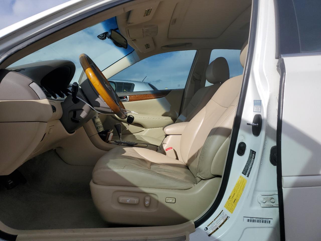 2005 Lexus ES - Image 7