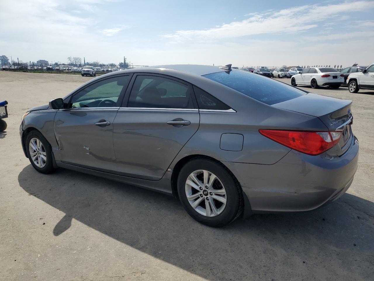 2013 Hyundai Sonata - Image 2