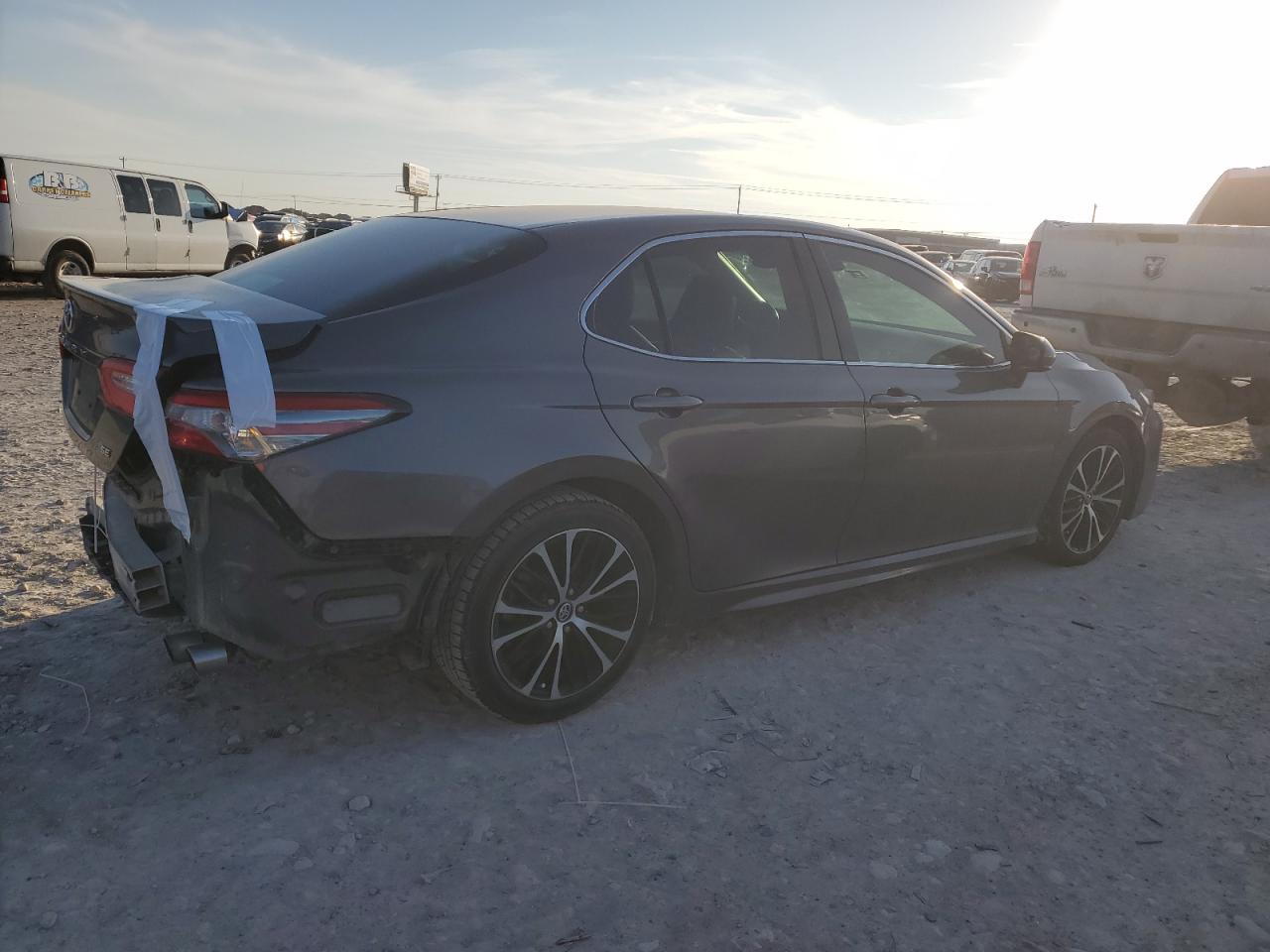 2018 Toyota Camry - Image 3