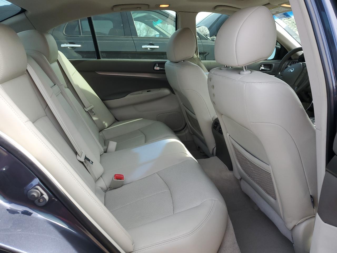 2012 Infiniti G - Image 10