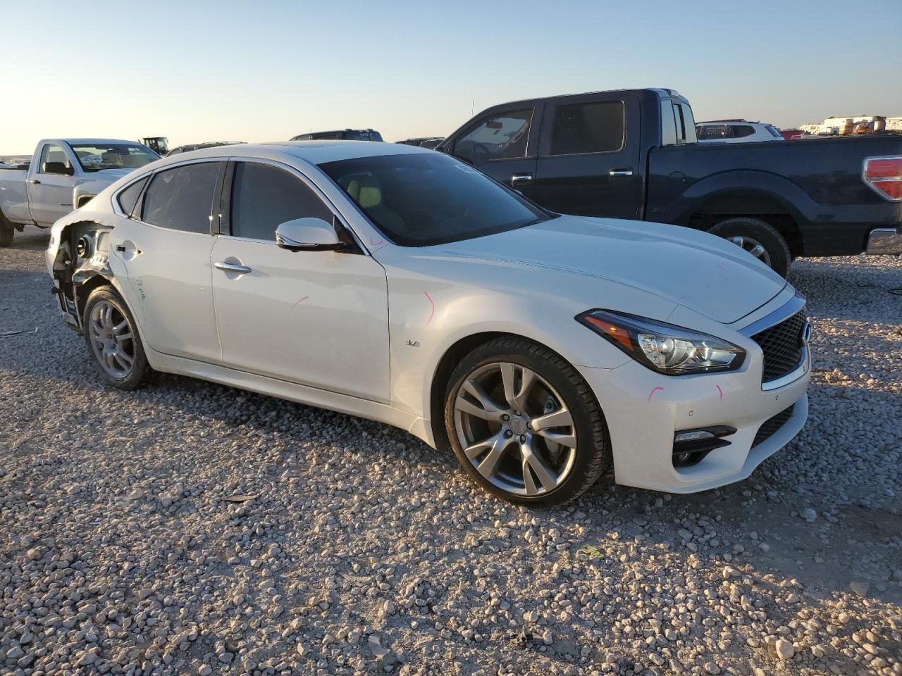 2019 Infiniti Q70 - Image 4