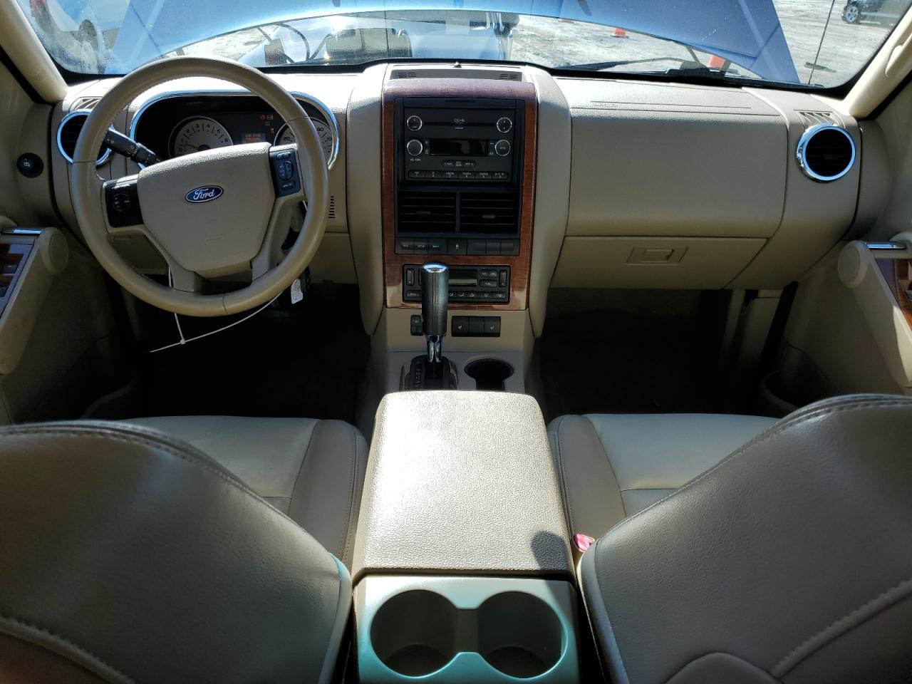 2010 Ford Explorer - Image 8
