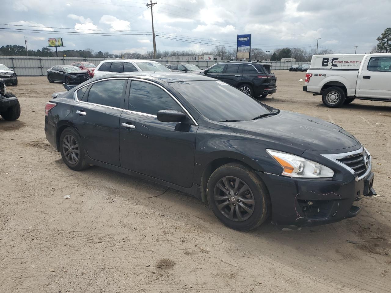 2015 Nissan Altima - Image 4