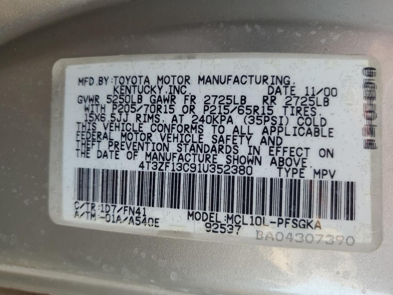 2001 Toyota Sienna - Image 13