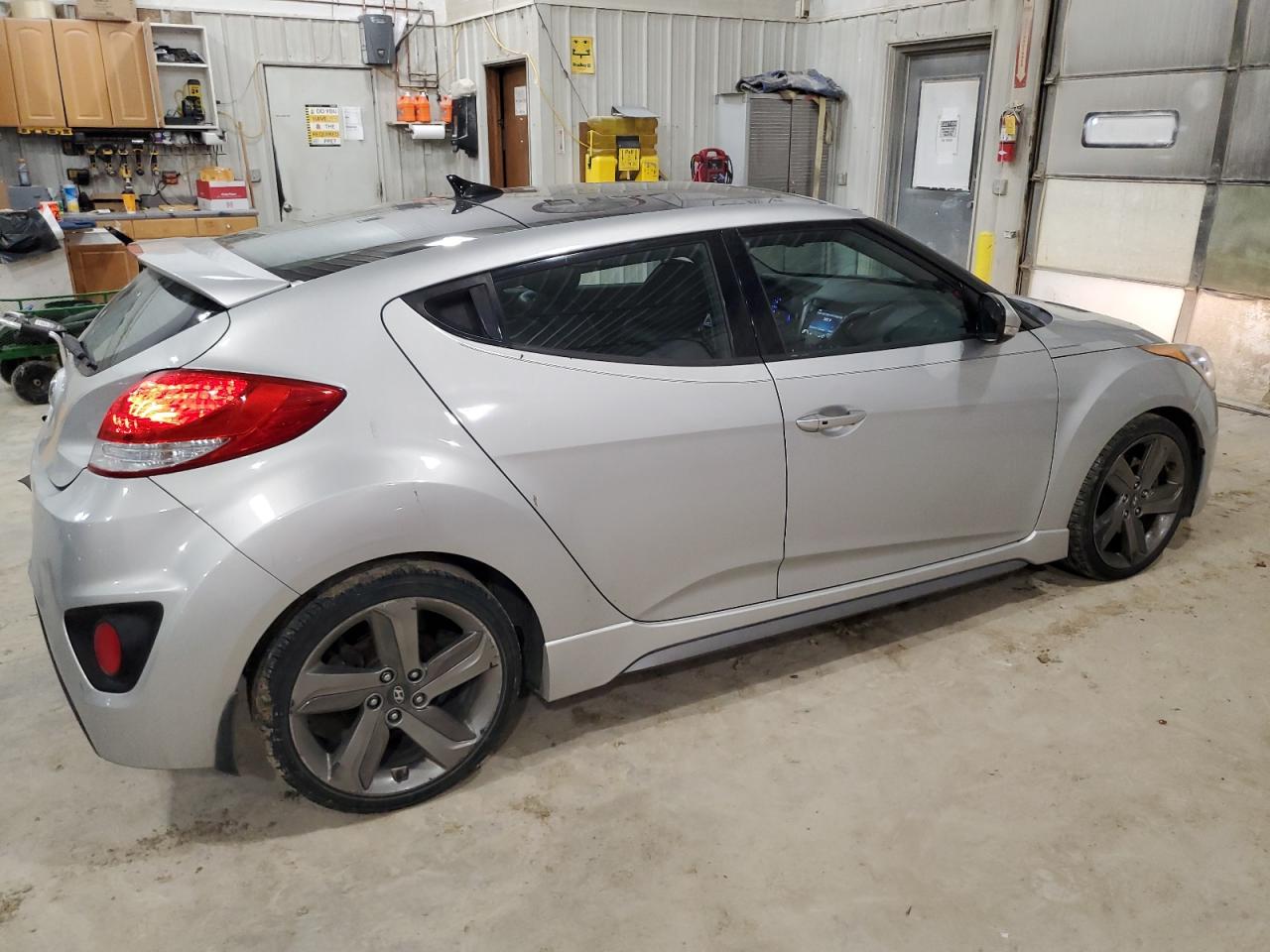 2015 Hyundai Veloster - Image 3