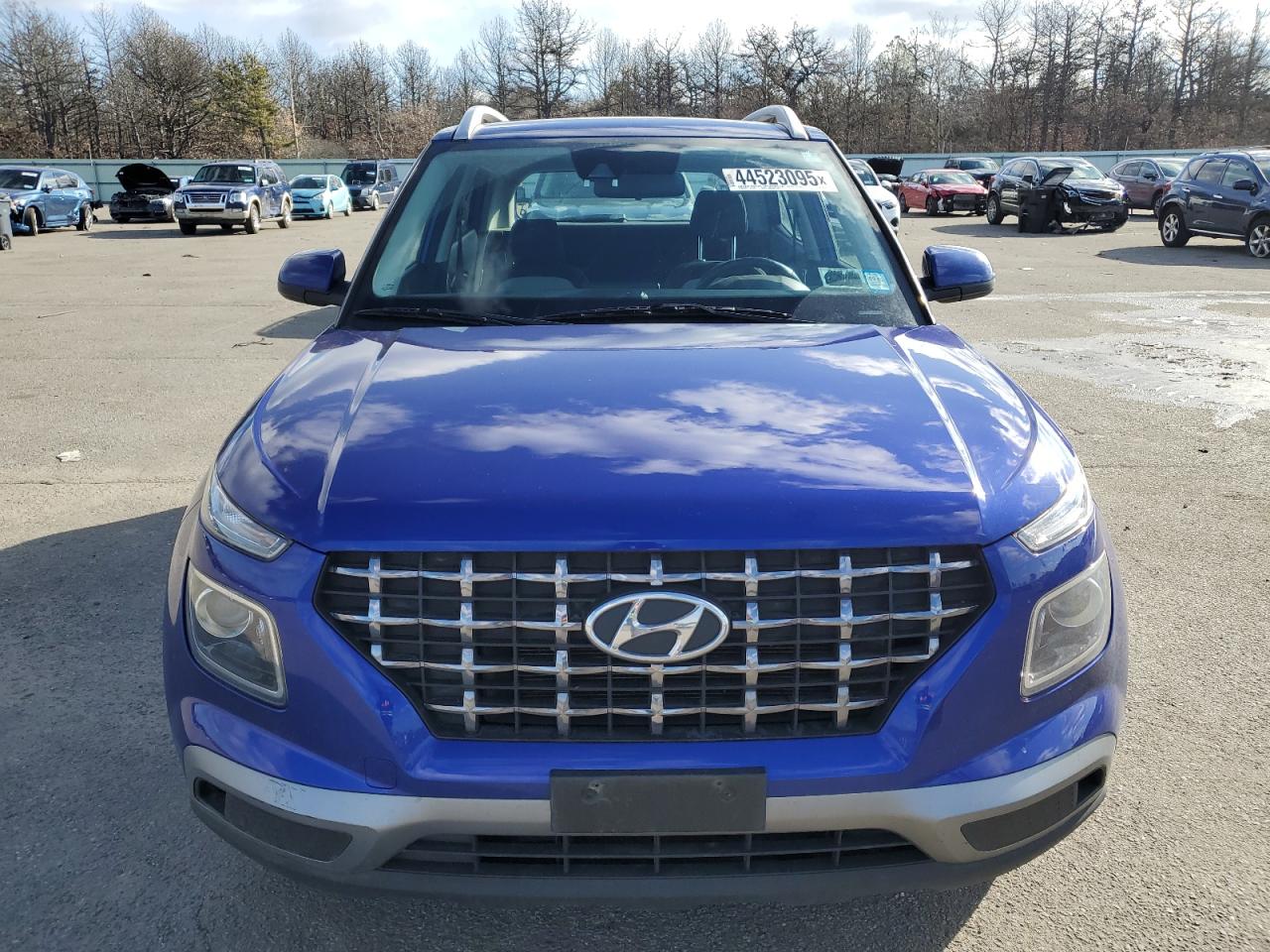 2022 Hyundai Venue - Image 5