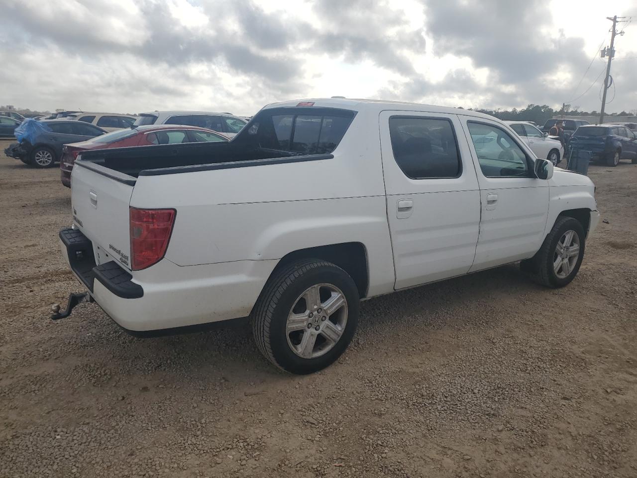 2010 Honda Ridgeline - Image 3