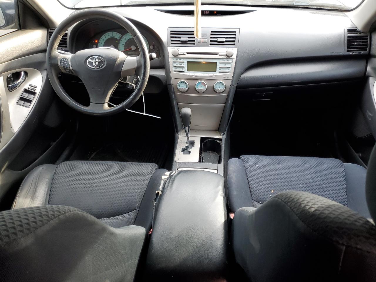 2009 Toyota Camry - Image 8