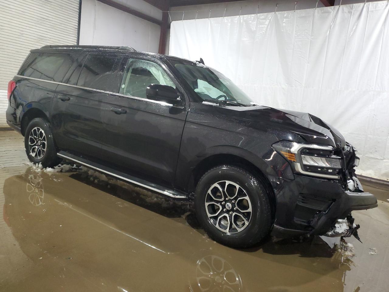 2023 Ford Expedition - Image 4