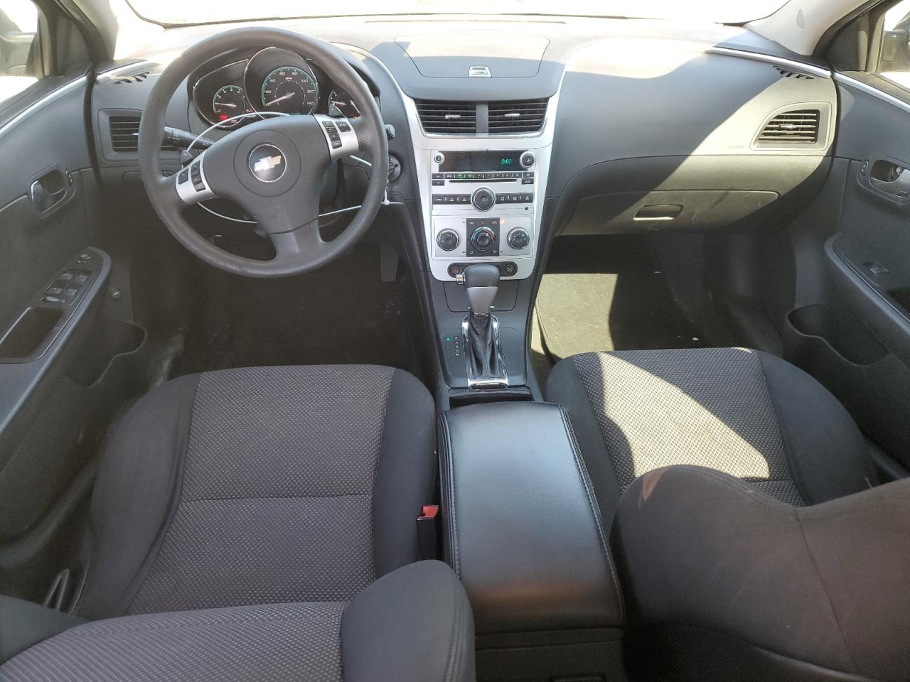 2010 Chevrolet Malibu - Image 8