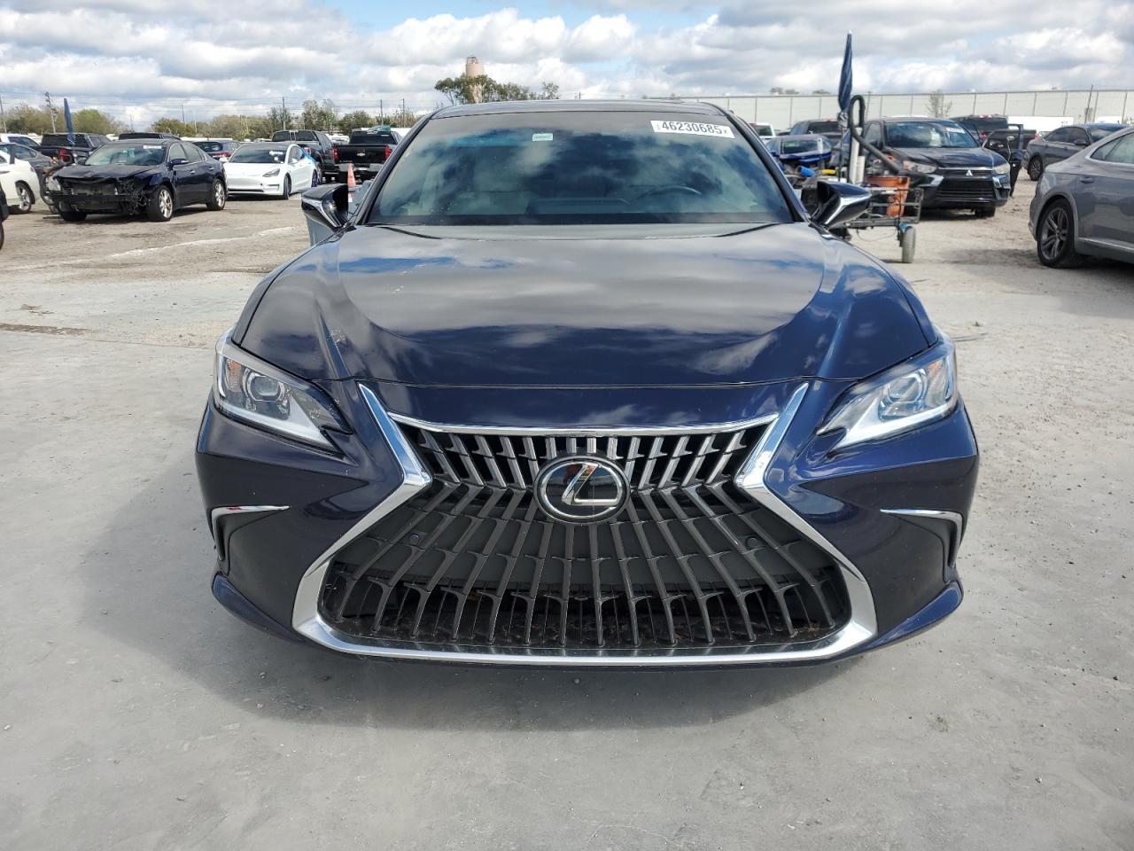 2022 Lexus ES - Image 5