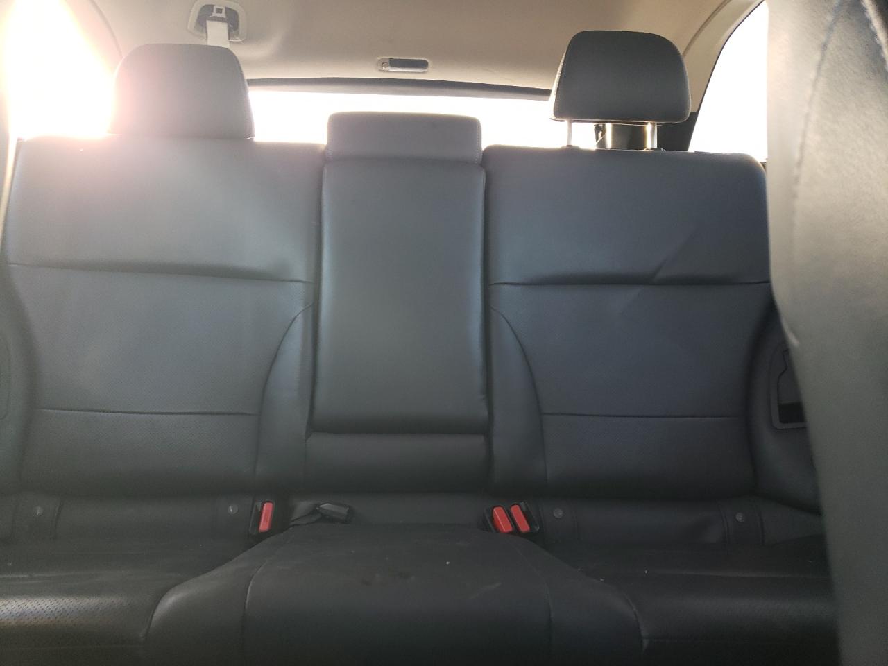 2016 Subaru Outback - Image 10