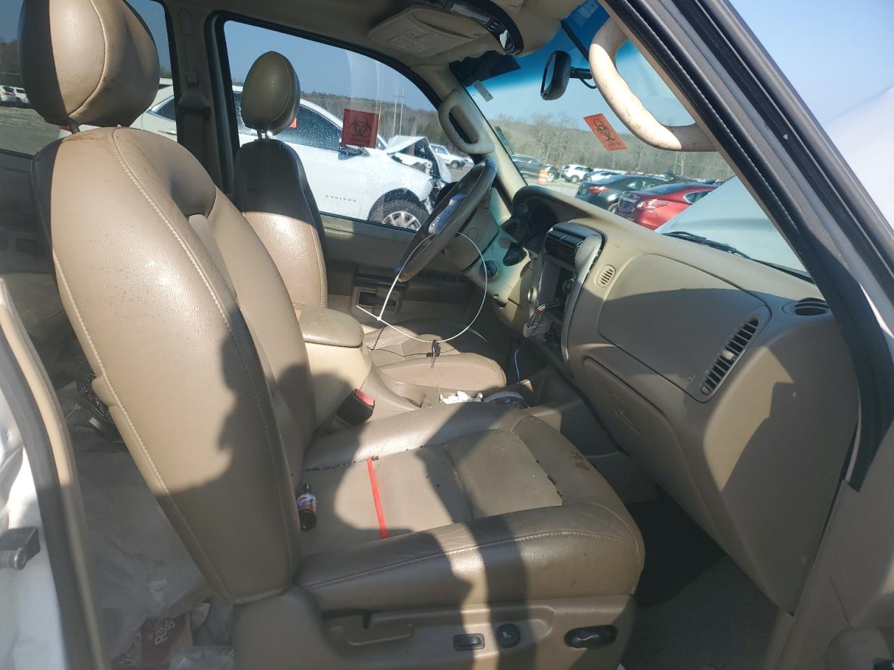 2004 Ford Explorer - Image 7