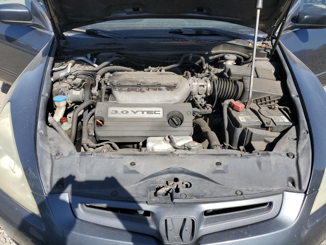 2005 Honda Accord - Image 11