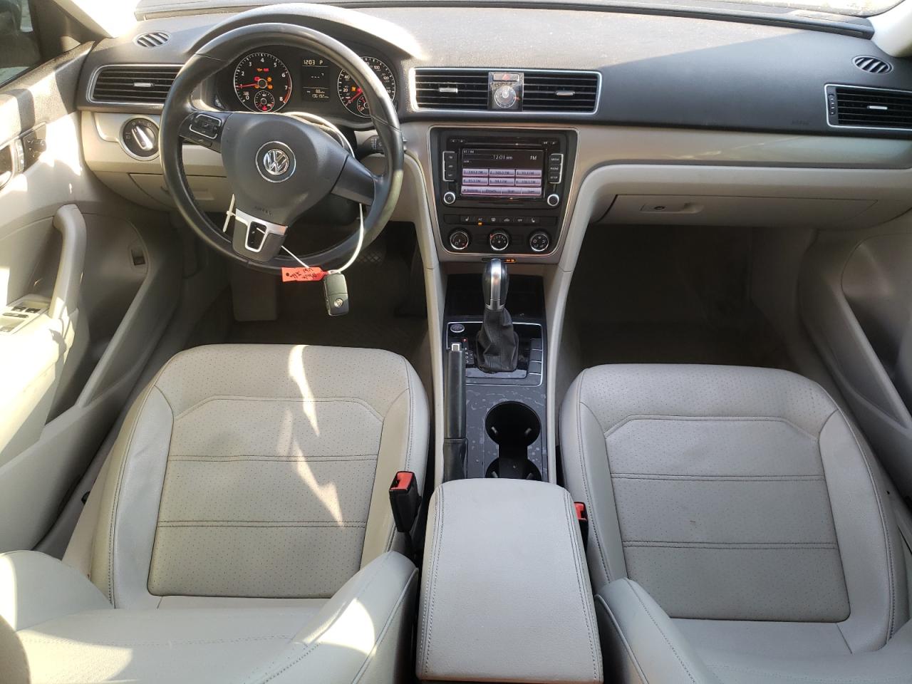 2015 Volkswagen Passat - Image 8