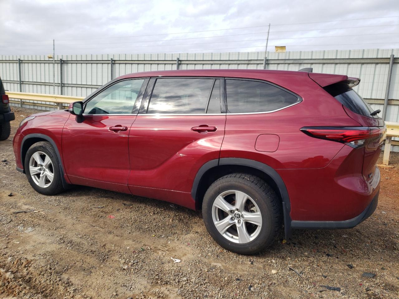 2022 Toyota Highlander - Image 2