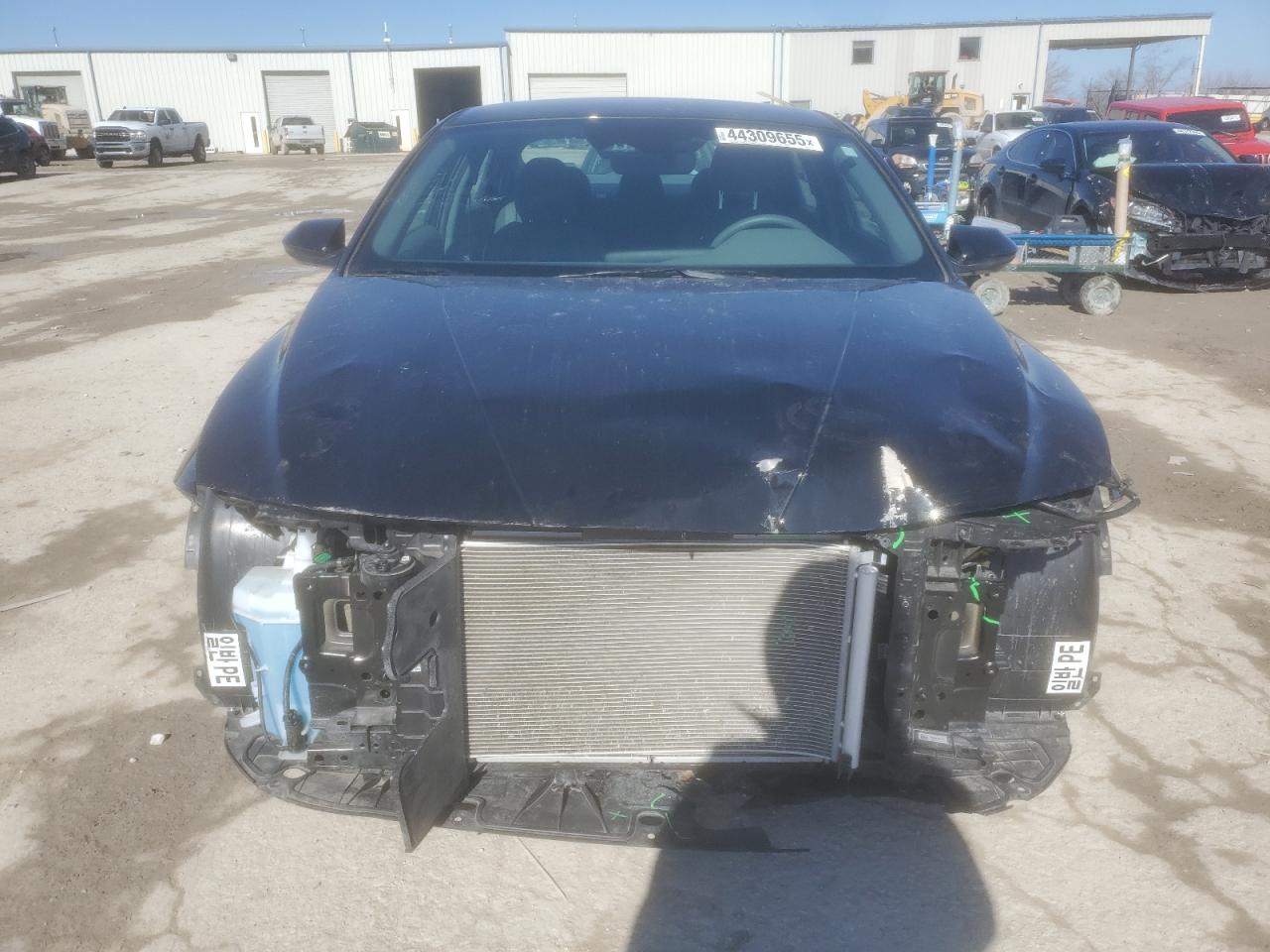 2024 Hyundai Elantra - Image 5