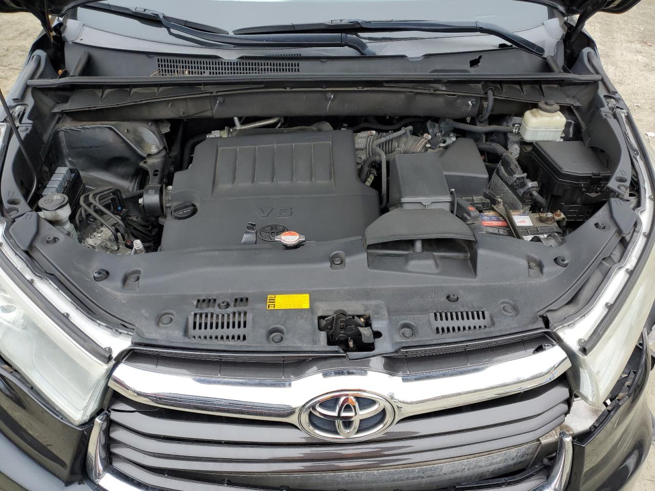 2016 Toyota Highlander - Image 14