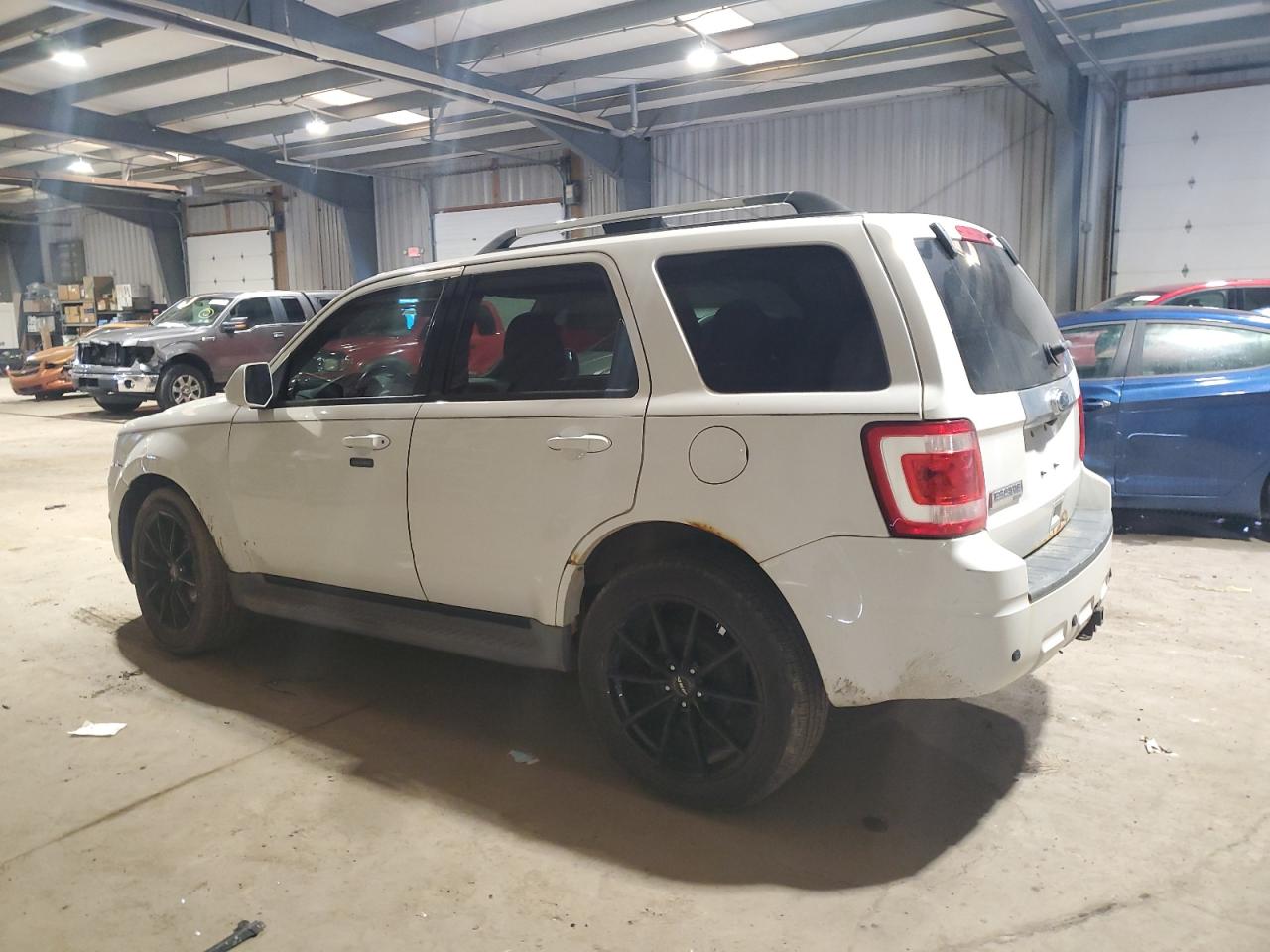 2010 Ford Escape - Image 2