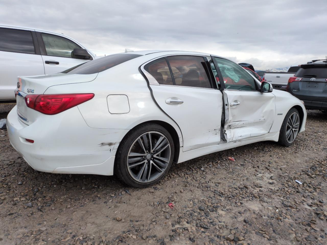 2015 Infiniti Q50 - Image 3