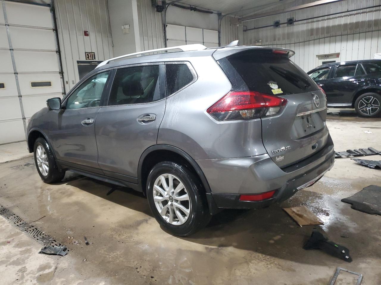 2018 Nissan Rogue - Image 2