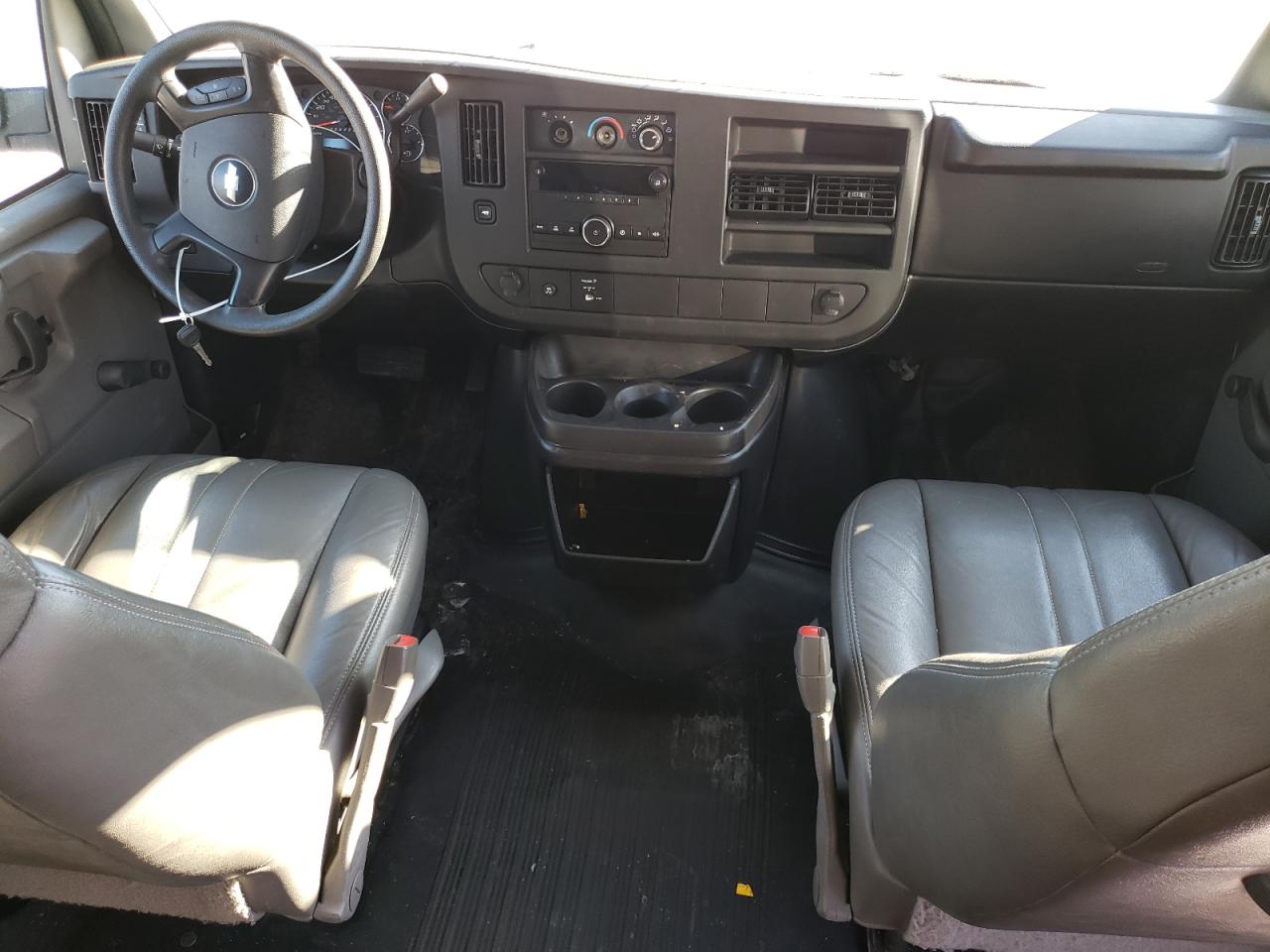 2008 Chevrolet Express - Image 8