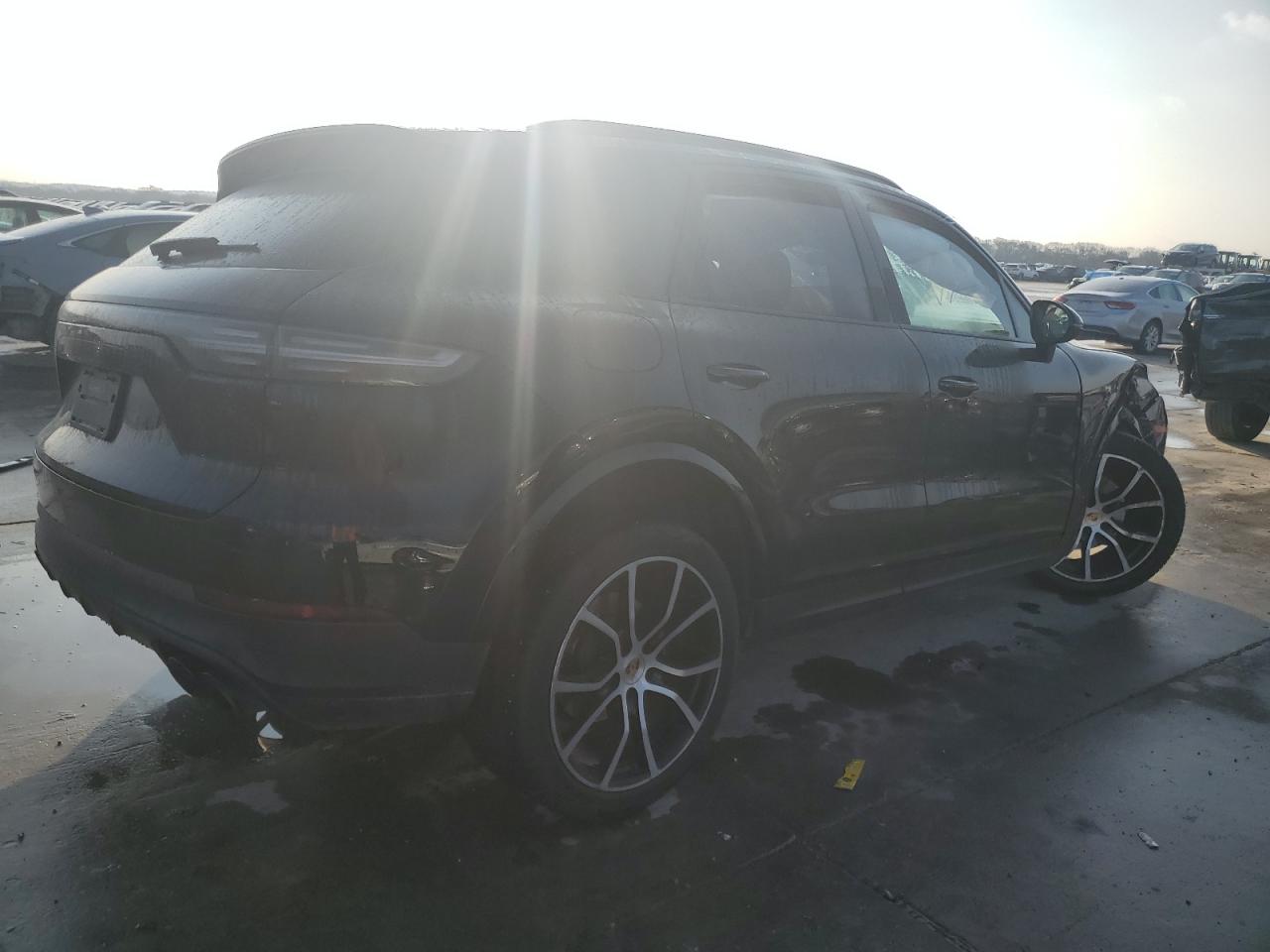 2019 Porsche Cayenne - Image 3