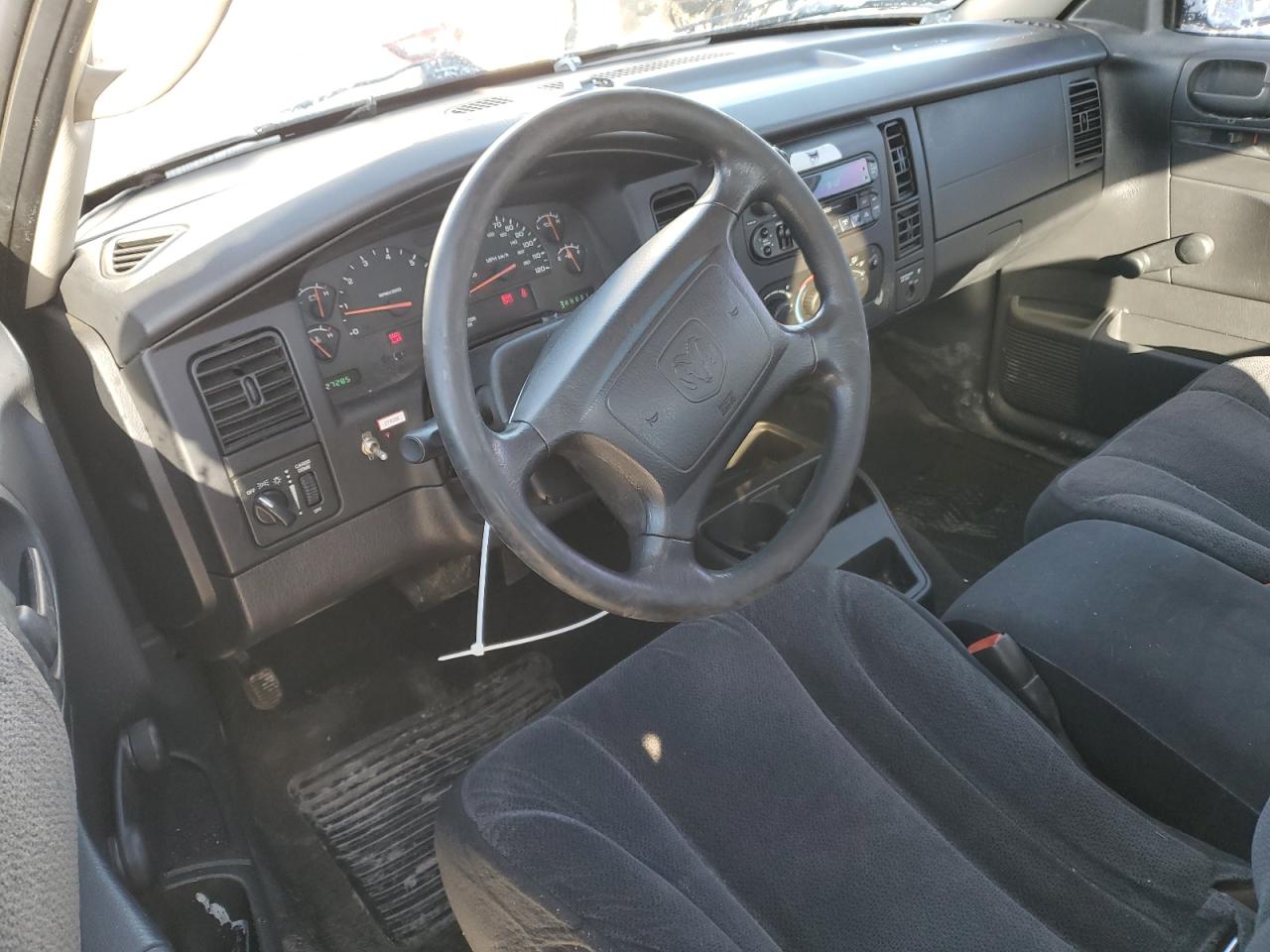2004 Dodge Dakota - Image 8