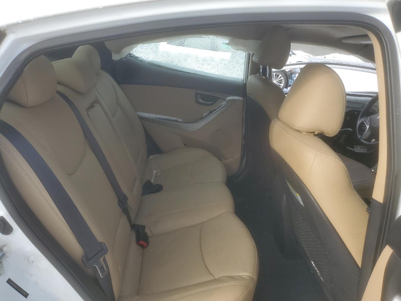 2013 Hyundai Elantra - Image 10