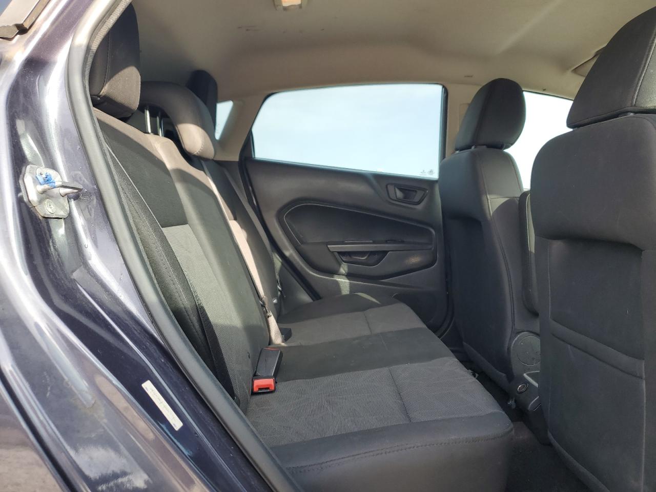 2013 Ford Fiesta - Image 11