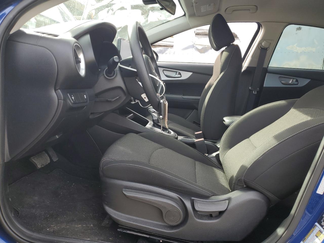 2022 Kia Forte - Image 7