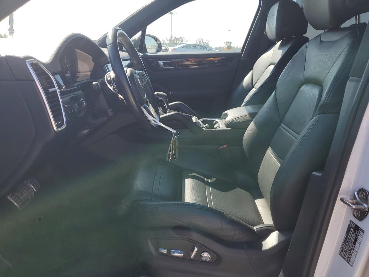 2020 Porsche Cayenne - Image 7