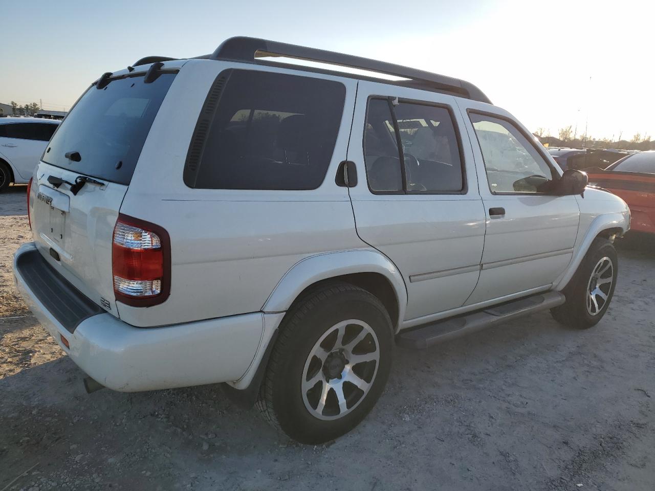 2002 Nissan Pathfinder - Image 3