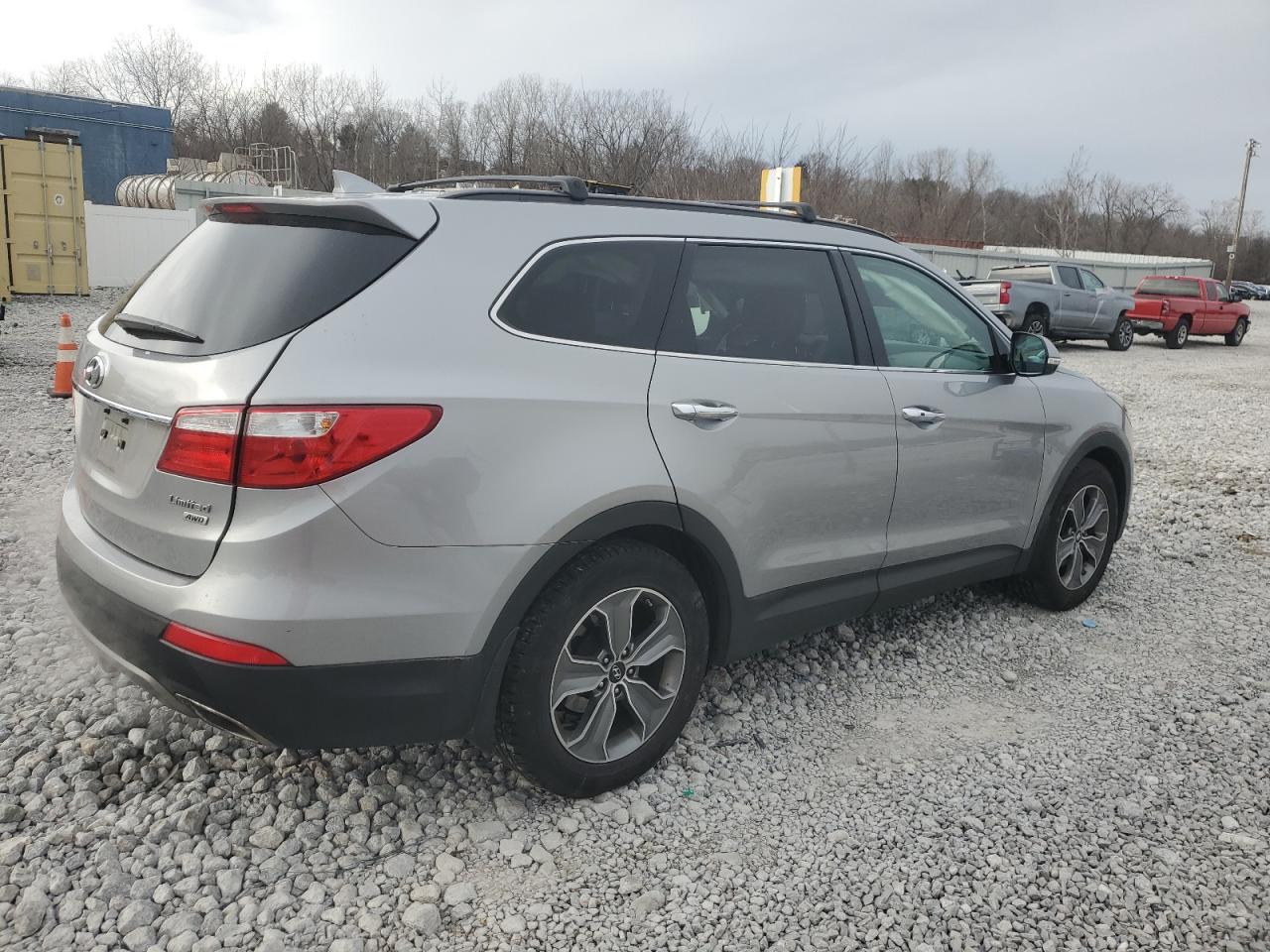 2014 Hyundai Santa Fe - Image 3
