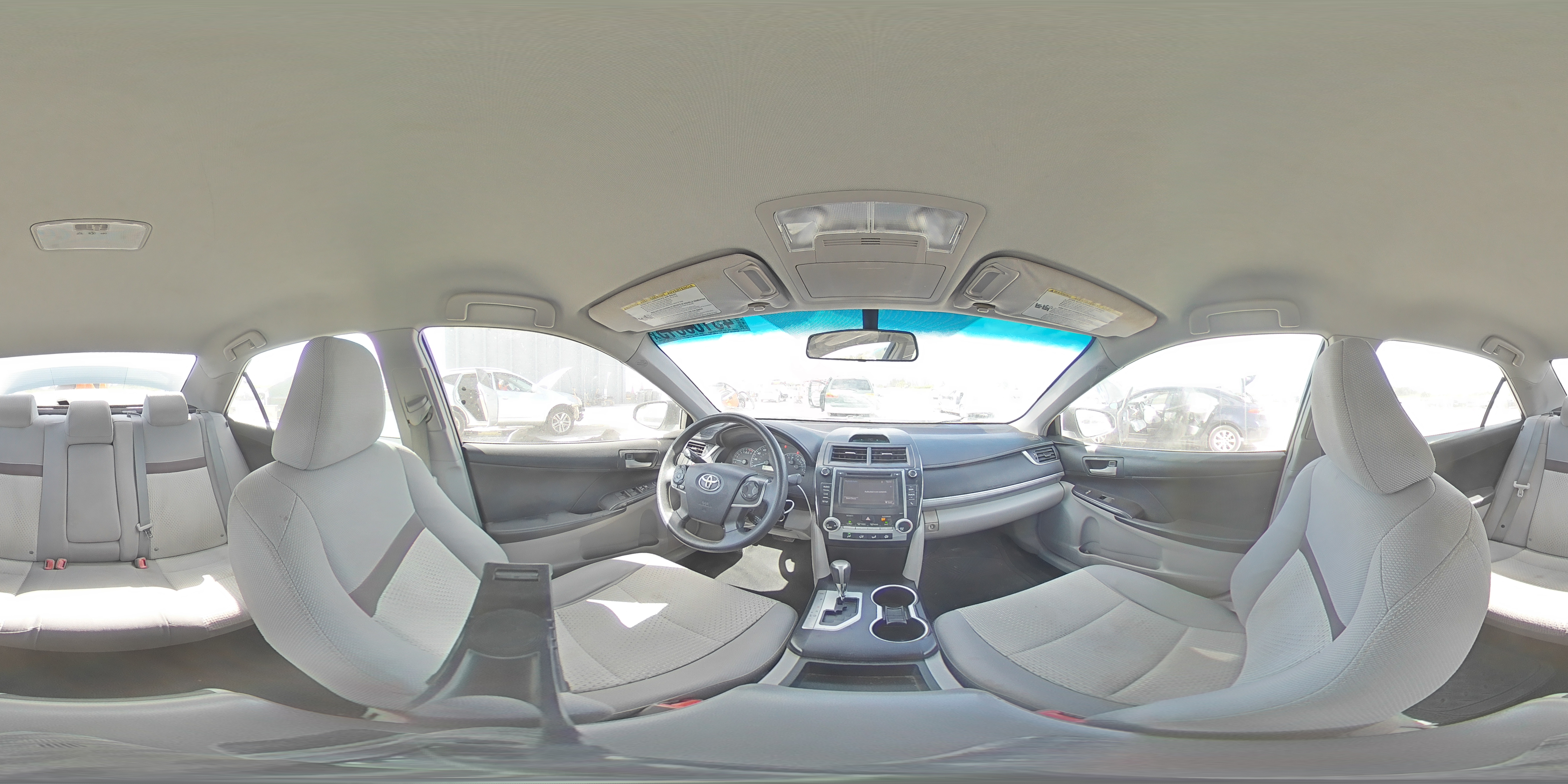 2014 Toyota Camry - Image 12