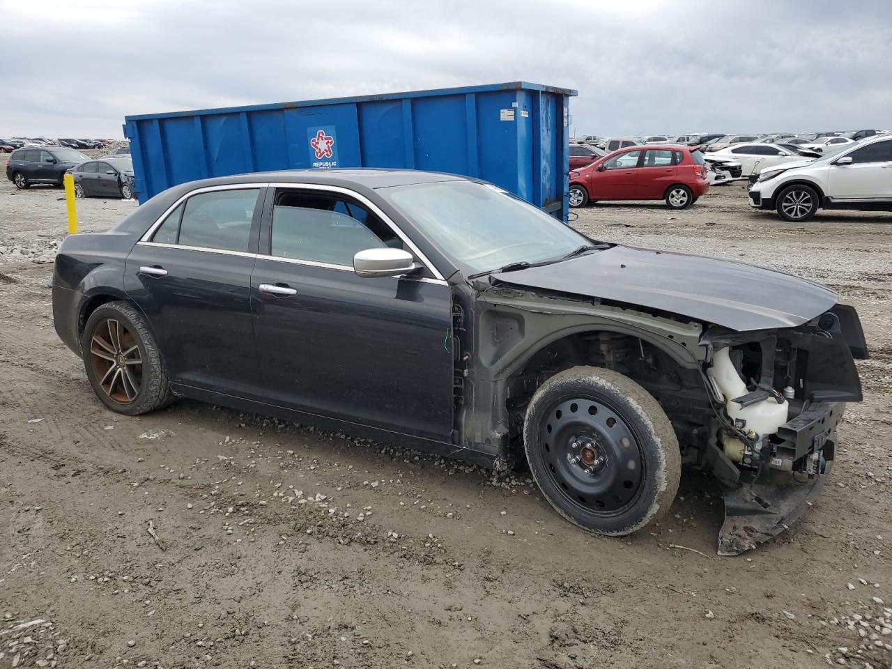 2013 Chrysler 300 - Image 4
