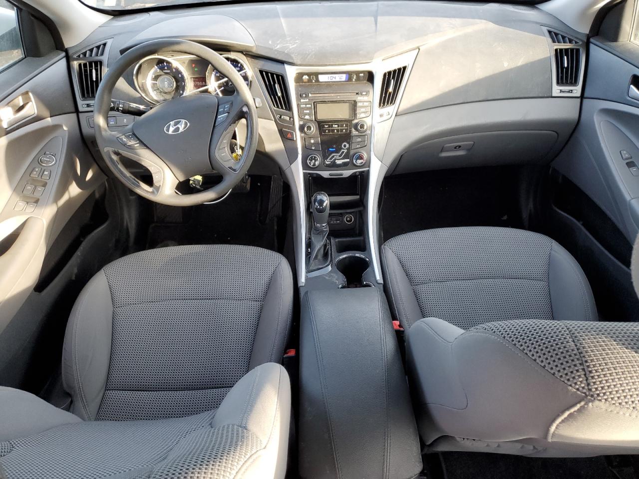 2012 Hyundai Sonata - Image 8