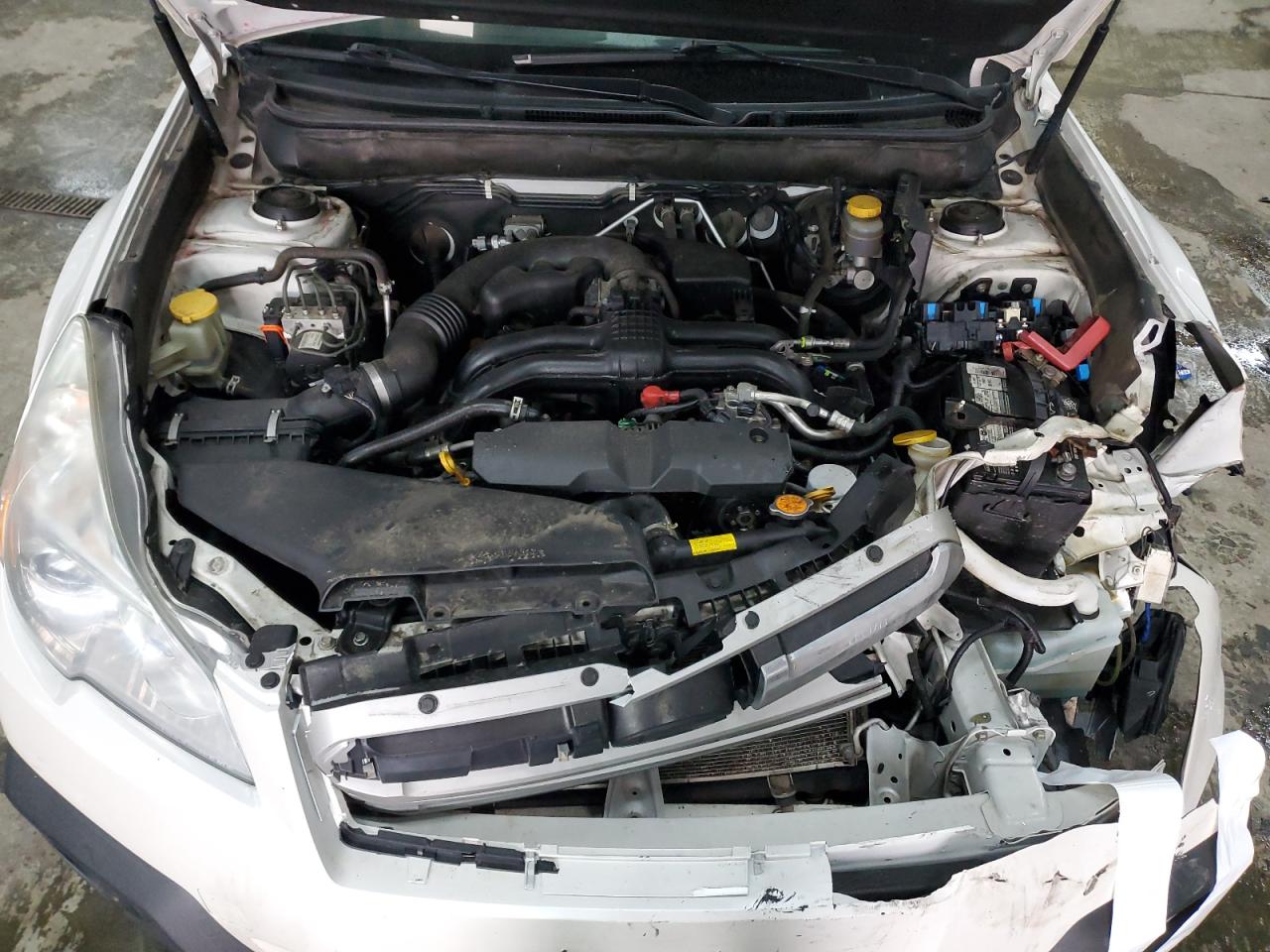 2013 Subaru Outback - Image 12