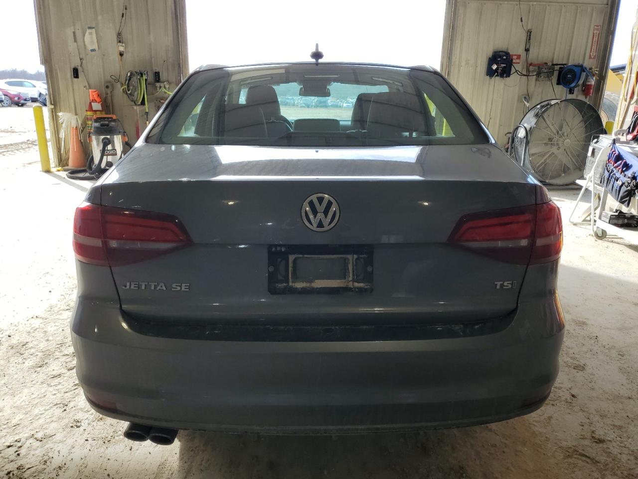 2017 Volkswagen Jetta - Image 6