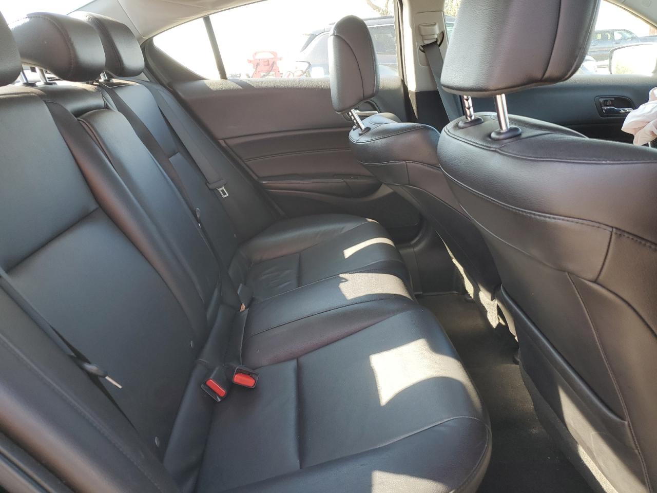 2017 Acura ILX - Image 10