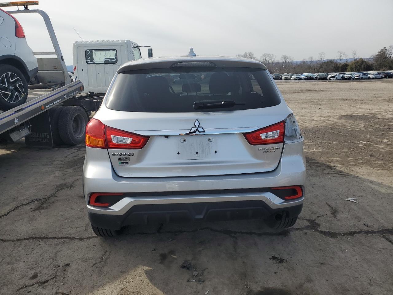 2019 Mitsubishi Outlander - Image 6