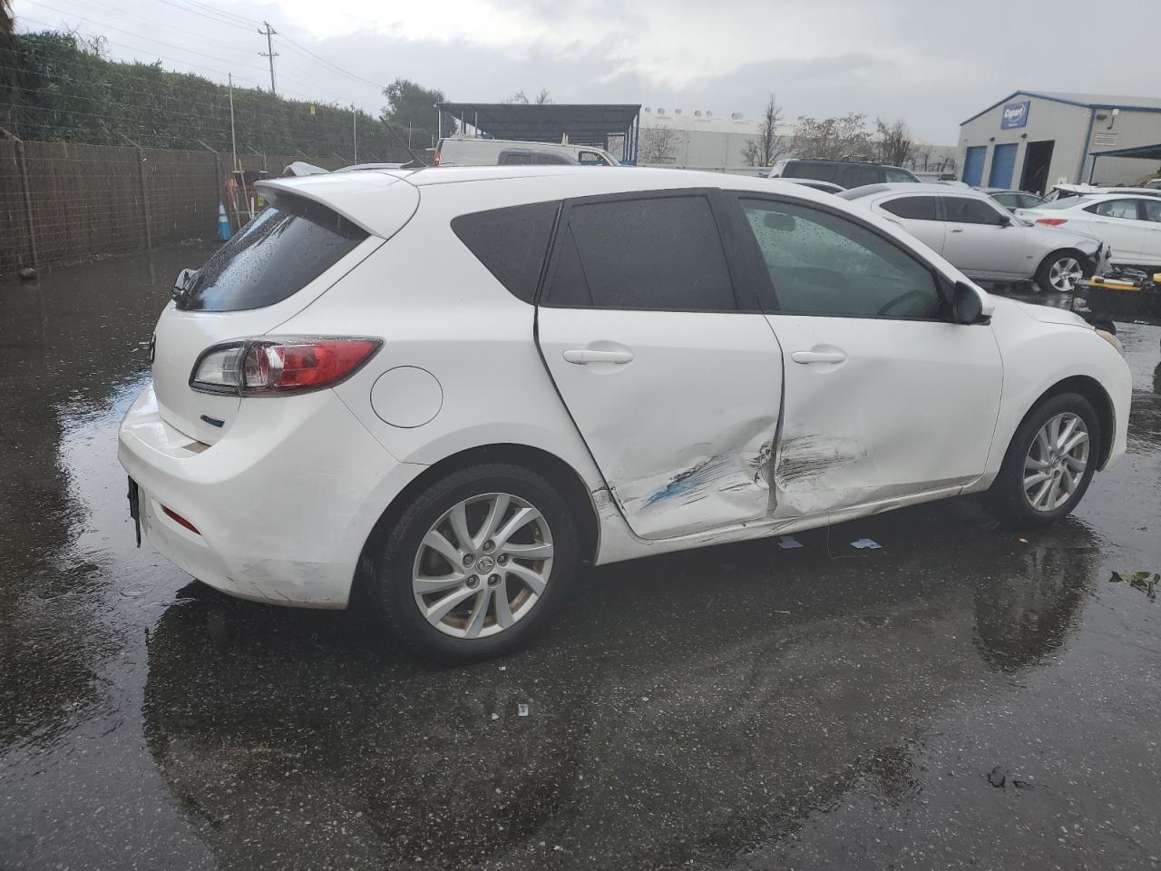 2012 Mazda 3 - Image 3