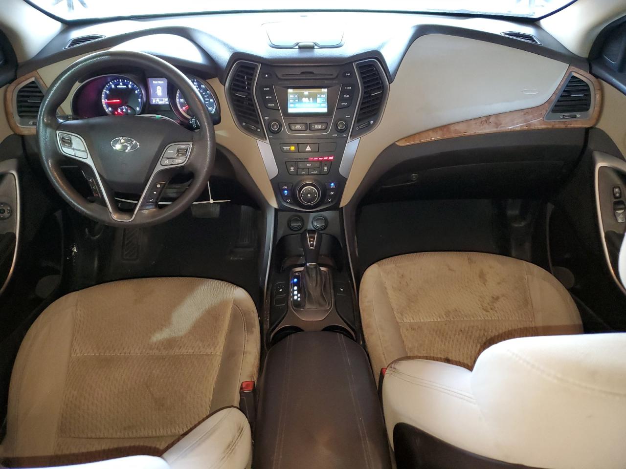 2015 Hyundai Santa Fe - Image 8