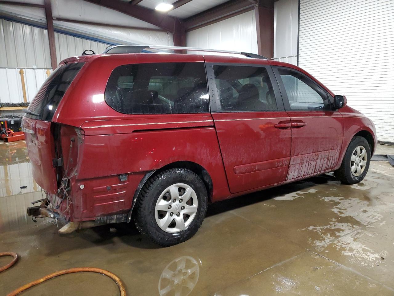 2010 Kia Sedona - Image 3