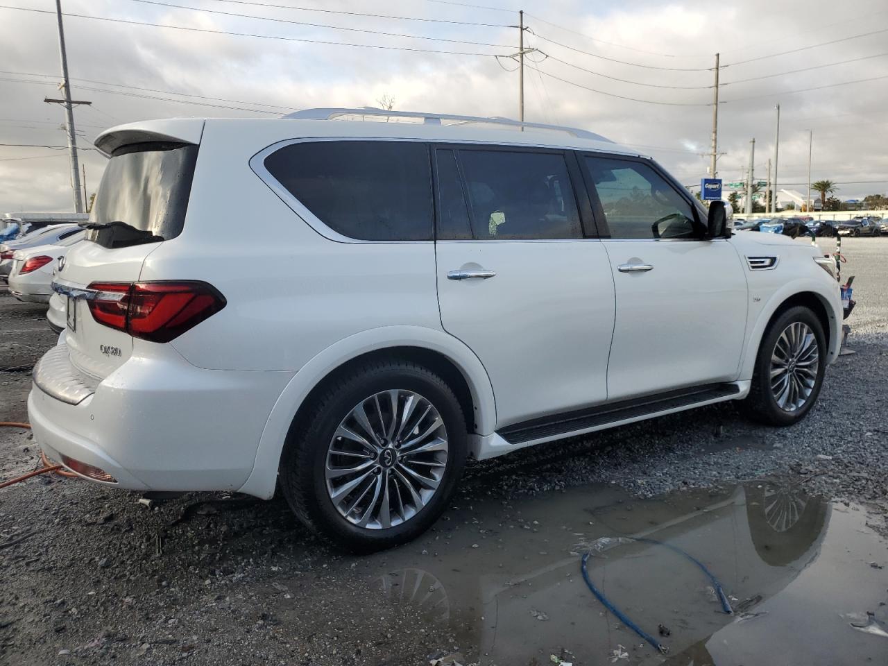 2019 Infiniti QX80 - Image 3